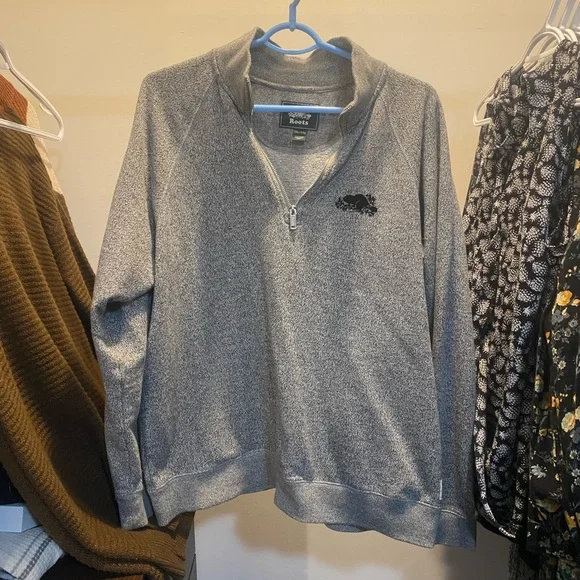Roots 2024 grey sweater